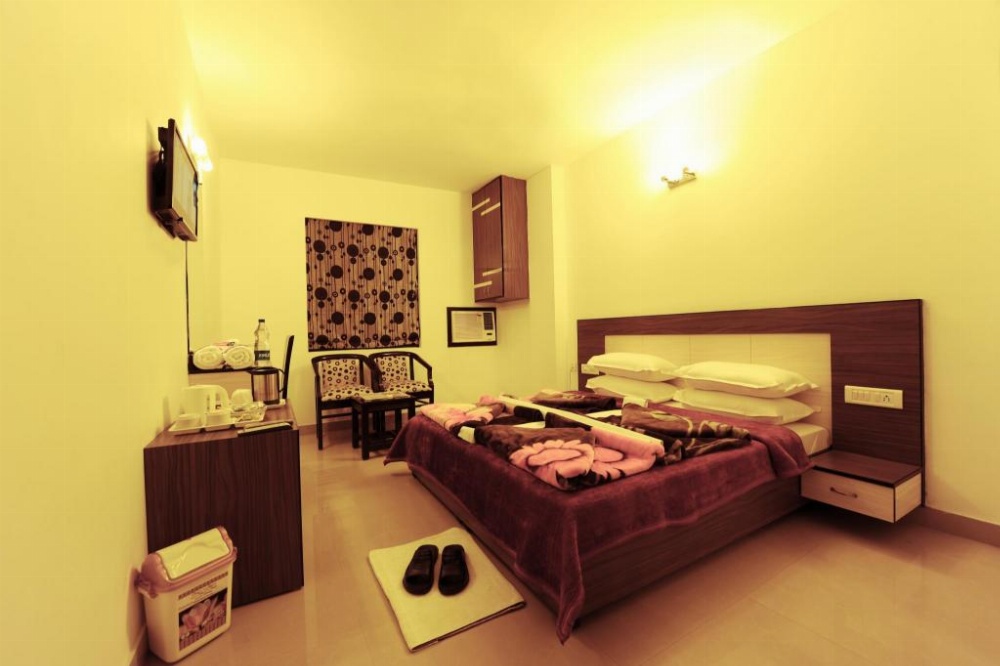 Room image 3